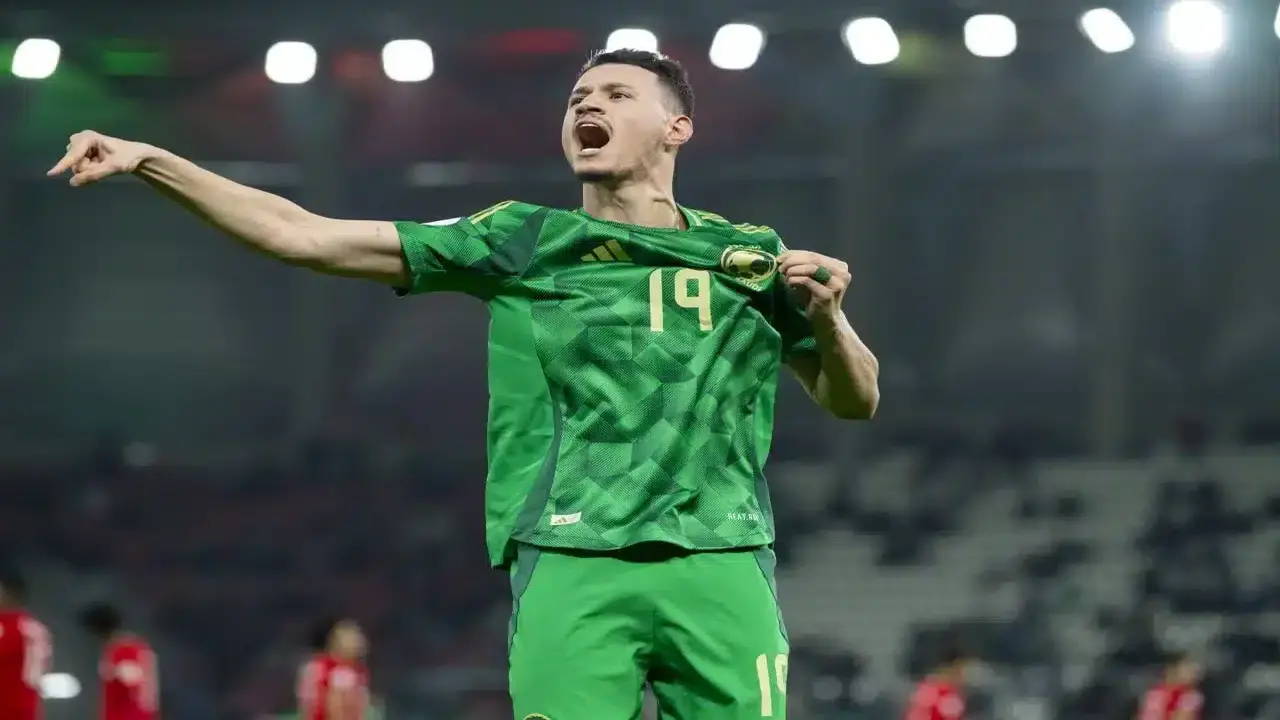 بضمانات الهلال والنصر.. الخلود يحسم موقفه من صفقة انتقال الحمدان المرتقبة